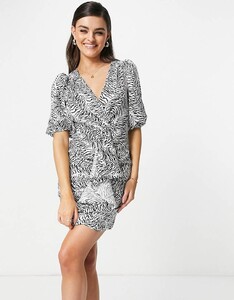 22835118-1-zebraprint.thumb.jpeg.df4c36ed3581203b43c5a58dba0cbb93.jpeg