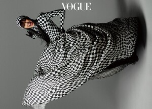 Vogue Korea November 2021 - 00007.jpg