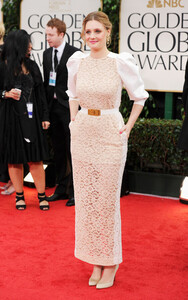 69th+Annual+Golden+Globe+Awards+Arrivals+MKm4J8R-Ed2l.jpg