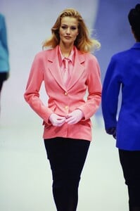 255738085_karen(3).thumb.jpg.bf3a838511862d4aa1900e41afc44e9e.jpg