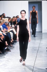 25806743_HelmutLang1999WomenRTW54.thumb.jpg.cee4c45ba4db1ab0a0ed92f58cc1e74f.jpg