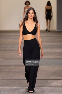 267474551_6gettyimages-1321402730-2048x2048.thumb.jpeg.a5e815a1dcfa03605a6503ffa4381766.jpeg