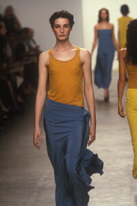 270930335_CalvinKleinSpring19992.thumb.jpg.2667a9ae72872378c69e7f8455de901a.jpg