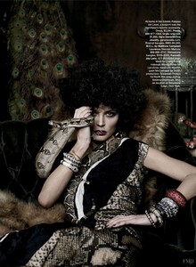 271366086_Marchesa_Lindbergh_US_Harpers_Bazaar_March_2009_09.thumb.jpg.b4cf1d8de88bc673e36d621fdc8ef41f.jpg