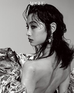 Vogue Korea November 2021 - 00016.jpg