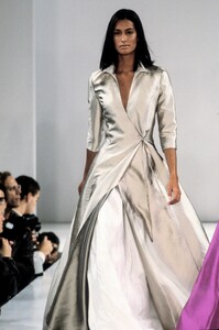 364062438_VictorAlfaro1996WomenRTW69.thumb.jpg.5432ffed760d8e189d306c5ce779e392.jpg