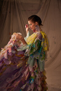 367894706_danielboudRomanceWasBorn-Forever-AAFW2021-BackstageStudio-credit_Daniel-Boud_107.thumb.jpeg.5e23a75456dc6da63bb921a9f8f33cce.jpeg