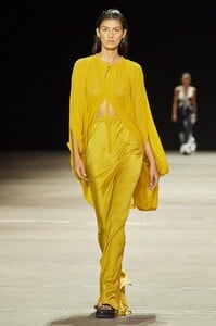 37761700_vogue.com00004-Kitx-Australia-Resort-2022-Sydney-credit-Brad-Hick-Gorunway.thumb.jpeg.394bebac67c24b97003de4c80b197e59.jpeg