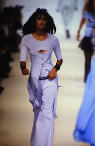 391095819_KARLLAGERFELDSPRING1993(7).thumb.jpg.2c3ec838492a340302f6d3533b96147d.jpg