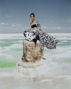 Liu-Wen-by-Leslie-Zhang-Vogue-China-Nov-2021+(2).jpg