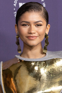 Zendaya+Coleman+Women+Film+Annual+Award+Ceremony+h4DbXbfekMdx.jpeg