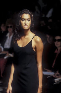 502178121_JilSanderSpring19942.thumb.jpg.4817c30c47ecfdf3ccb686f0cee3d086.jpg