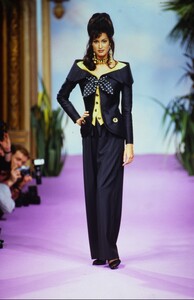 548156918_Christian-Lacroix-Couture-Spring1993-Yasmeen-Ghauri(8).thumb.jpg.b0b39a0ae9be99dea47f82cc8f774f20.jpg
