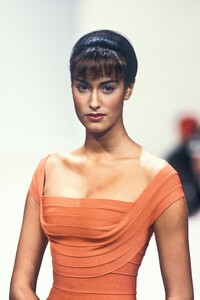 559070805_HerveLeger1994WomenRTW60.thumb.jpg.f6b8893eaa77619bd4b789ed0617881f.jpg