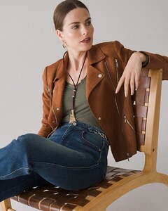 570314954ext1_large.jpg