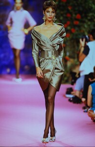 580439768_ChristianLacroixCoutureFall1990(11).thumb.jpg.0594aa014ee67df327b68e9f1ac764b2.jpg