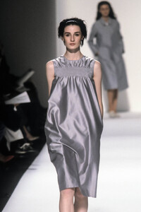 600649667_MarcJacobs1999WomenRTW80.thumb.jpg.9605898788bc6e49fbd40a93b7741e12.jpg