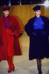 613076646_perry-ellis-fw-1988(2).thumb.jpg.3a82e0d973b8a05f05ab70a8e8798e2c.jpg