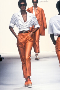 623860573_Hermes1994WomenRTW53.thumb.jpg.bbb02a91ab04392cd6e2537e16a88e19.jpg