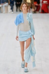 Freha Beha Loewe Spring 2022 RTW PFW 1.jpg