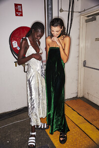 677885_ashadedviewonfashion.com-in-australia-backstage-with-sonny-vandevelde-at-kitx-mel-4564sonnyphotoskitx(1).thumb.jpeg.152938b2c5fbd7bfd4a32525d5c0bcaf.jpeg