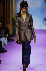 710773435_Christian-Lacroix-Couture-Spring1993-Yasmeen-Ghauri(5).thumb.jpg.fdffd789e554d21c9351d0cd95e5c5bb.jpg