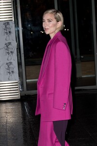      kir011021BZNimage11.jpg