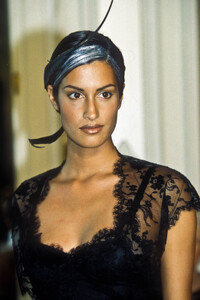 740675737_Chanel1996HauteCouture38.thumb.jpg.e4143fe5edb82a4a4f935d5591b0b56b.jpg