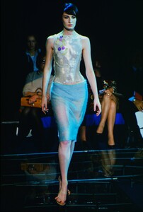 744207810_versace-1999(2).thumb.jpg.a93a893b27ca63e8d7233a0eb47af473.jpg