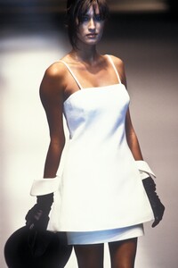 76266230_GianfrancoFerre1994WomenRTW14.thumb.jpg.df2b8685d9edb2bdd294e972ef079fe9.jpg
