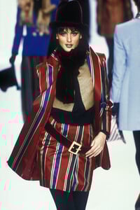 765041132_ChristianDior1994WomenRTW51.thumb.jpg.98872128fedac426977da64eaf4aa5c6.jpg