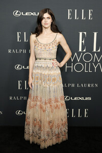 Alexandra+Daddario+27th+Annual+ELLE+Women+RIWBQ8dvu1Wx.jpeg