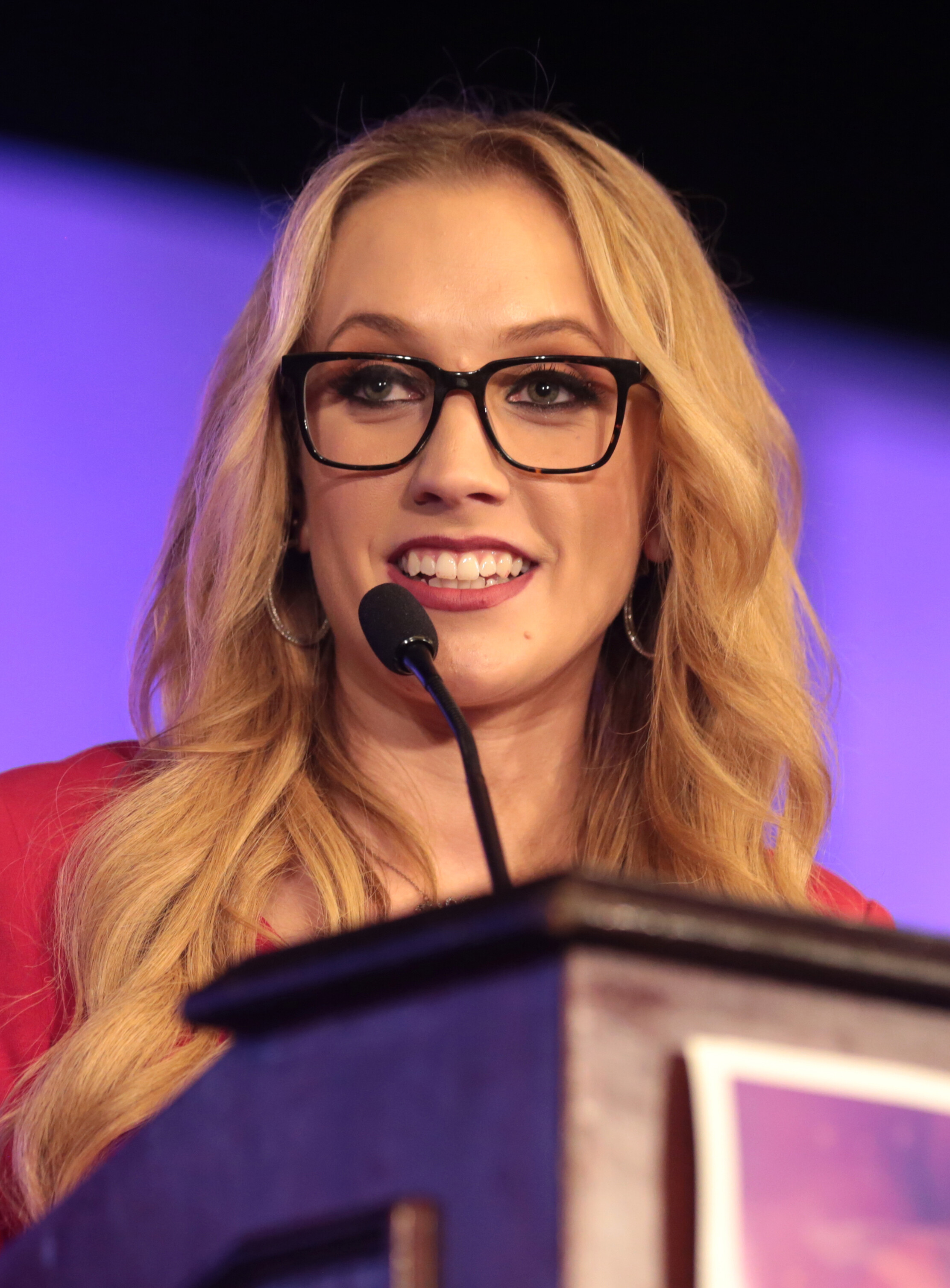 https://www.bellazon.com/main/uploads/monthly_2021_10/817494280_KatherineTimpf5.jpg.465658149a0647bb9b3a0ea2837f3c06.jpg