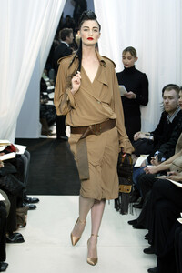 872437316_JeanPaulGaultier2004HauteCouture2.thumb.jpg.77653f79f6a8db6fb68e2667ee58d736.jpg