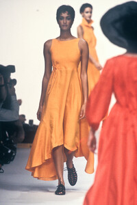 898454831_Hermes1994WomenRTW29.thumb.jpg.f095595e42e9cc66ca1e68d81868e4e8.jpg