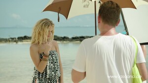 LASCANA Making-Of_ Shooting mit Erin Heatherton (1080p_25fps_H264-128kbit_AAC) 0426.jpg