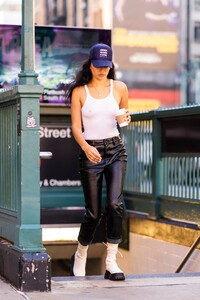      sha011021BZNimage104.jpg