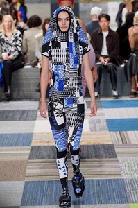 962210461_vogue.com00016-Jordan-Dalah-Australia-Resort-2022-Sydney-credit-gorunway-Brad-Hick.thumb.jpeg.9757d97ce20b41f6d7a89b5f8a813213.jpeg