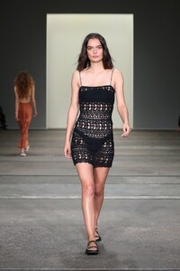 98743708_vogue_com.au111173372fac9533ea584f3b6d499c8a4.thumb.jpeg.da4c37fbb95c32bc77d185bea4f097a7.jpeg