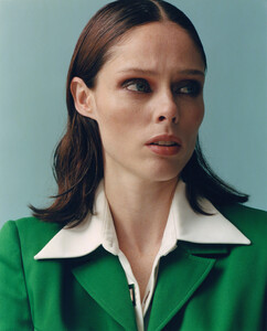 Coco-Rocha-covers-CR-Fashion-Book-China-Issue-03-by-Johnson-Lui-5.jpg