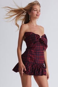 D1335-972-TILSON-DRESS-MOODY-RUBY-01.thumb.jpg.e89b0506f64f093345bcc0ddff5428a6.jpg