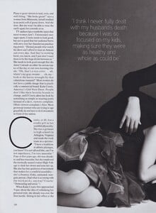 Demarchelier_US_Vogue_March_2005_03.thumb.jpg.5701a7fde0f96efc3b0d26872f23d192.jpg