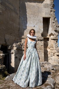 ETIENNE_JEANSON-LOUIS_XIII-SS_FW_2021-Camellia_Menard-Victoria_Carratier-Morgane_Hilgers-EH4A7387.thumb.jpg.53f646637ba9b2680d337556238924fa.jpg