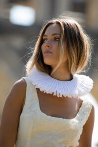 ETIENNE_JEANSON-LOUIS_XIII-SS_FW_2021-Camellia_Menard-Victoria_Carratier-Morgane_Hilgers-EH4A7515_.thumb.jpg.fe7f9b1358f41d8cebd893299c068409.jpg