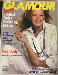 GlamourUS0389cover.thumb.jpg.901d52458ca5bdfb17c3f5fa808b1e2d.jpg