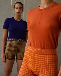 HOUNDSTOOTHKNITSHORT_ORANGE_0003_NAGNATATETHER-1358.jpg