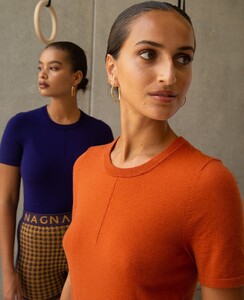 HOUNDSTOOTHKNITSHORT_ORANGE_0007_NAGNATATETHER-1330.jpg