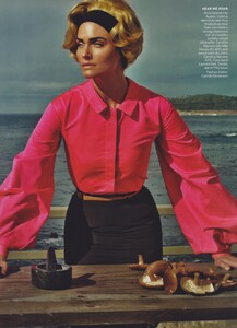 Klein_US_Vogue_March_2011_02.thumb.jpg.edbb74f2098522630472c53e383375e9.jpg