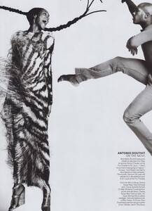 Life_Roy_US_Vogue_March_2011_04.thumb.jpg.578b86e1f547e7f66d9c64e09065f991.jpg