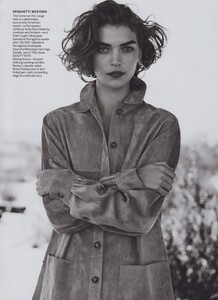 Lindbergh_US_Vogue_February_2011_10.thumb.jpg.0616247978a94e8b847b2e8df8eac906.jpg